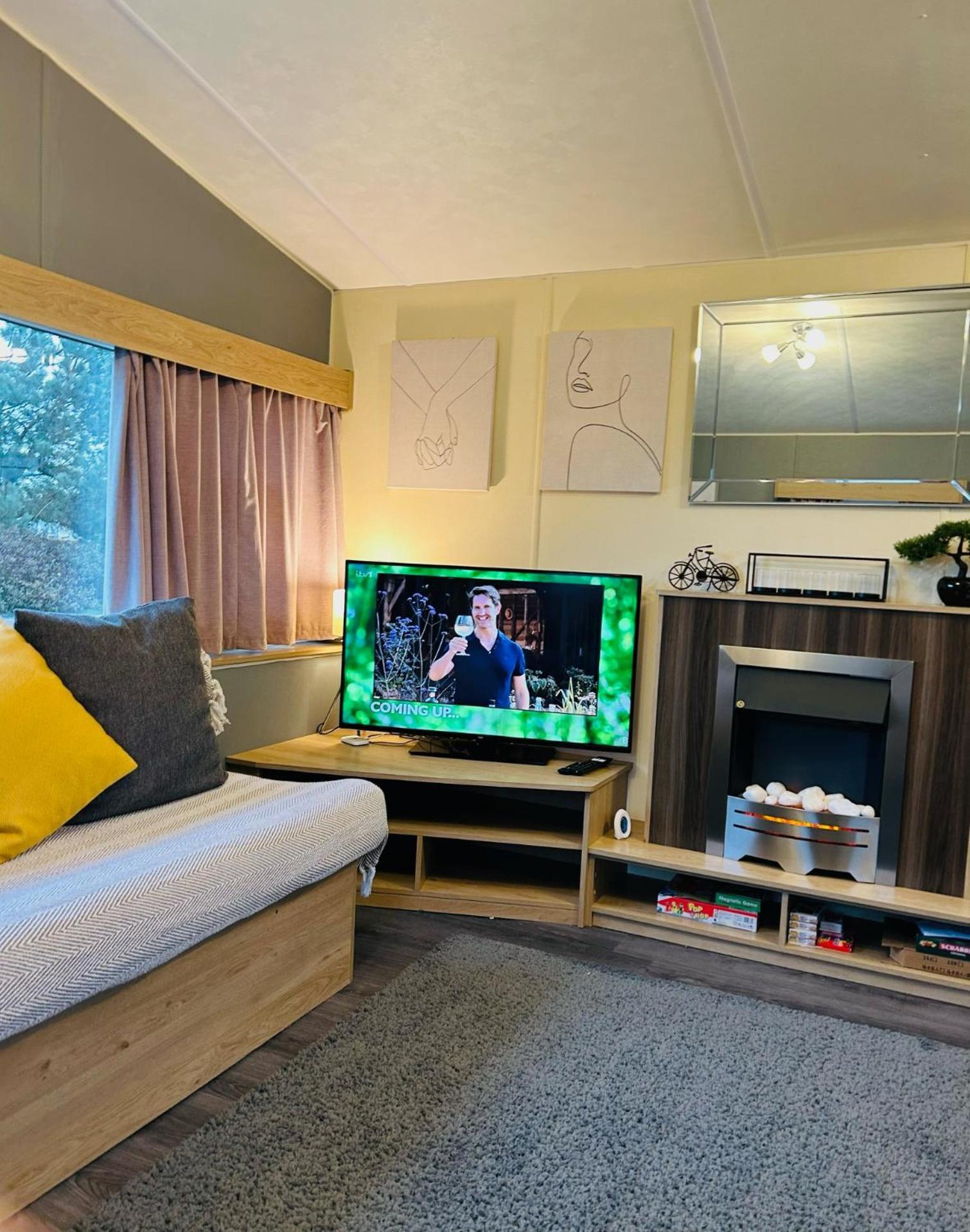 Beautiful 8 Birth Holiday Home - Tattershall Lakes Екстериор снимка